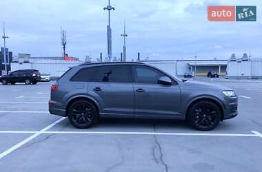 Внедорожник / Кроссовер Audi Q7 2018 в 