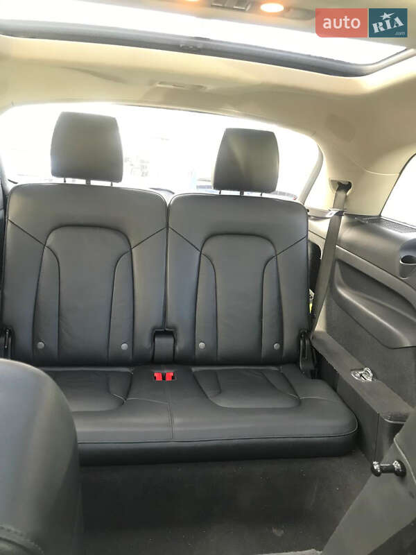 Позашляховик / Кросовер Audi Q7 2012 в Києві