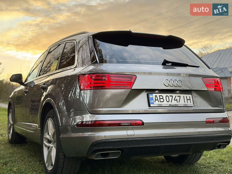 Позашляховик / Кросовер Audi Q7 2017 в Вінниці