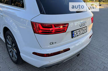 Внедорожник / Кроссовер Audi Q7 2015 в Черкассах