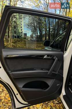 Внедорожник / Кроссовер Audi Q7 2011 в 