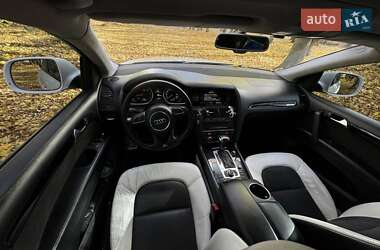 Внедорожник / Кроссовер Audi Q7 2011 в 