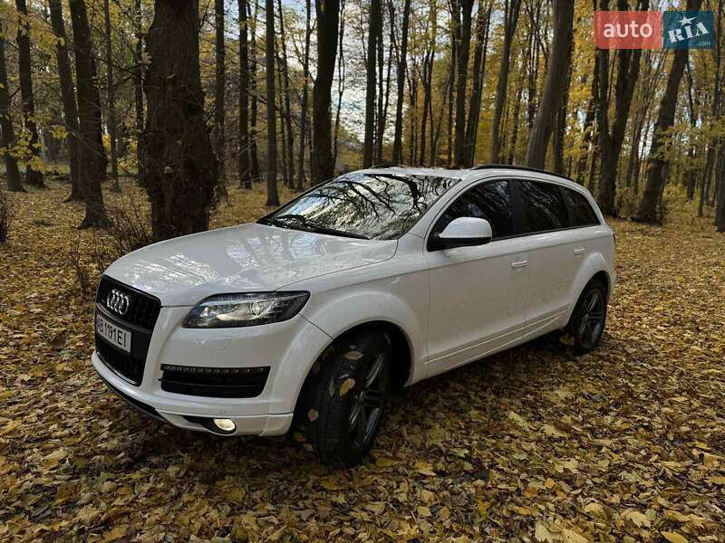Позашляховик / Кросовер Audi Q7 2011 в Вінниці