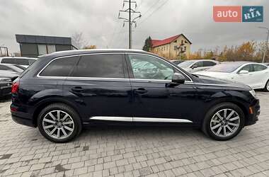 Внедорожник / Кроссовер Audi Q7 2016 в 