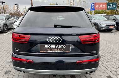 Внедорожник / Кроссовер Audi Q7 2016 в 