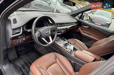 Внедорожник / Кроссовер Audi Q7 2016 в 