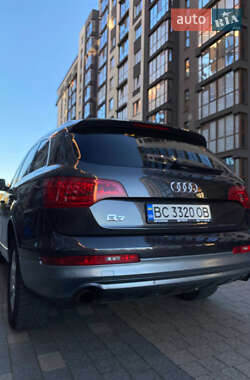 Внедорожник / Кроссовер Audi Q7 2011 в 