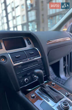 Внедорожник / Кроссовер Audi Q7 2011 в 