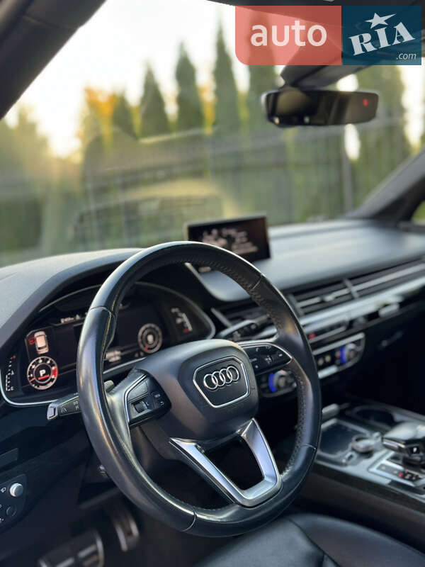 Внедорожник / Кроссовер Audi Q7 2017 в Одессе