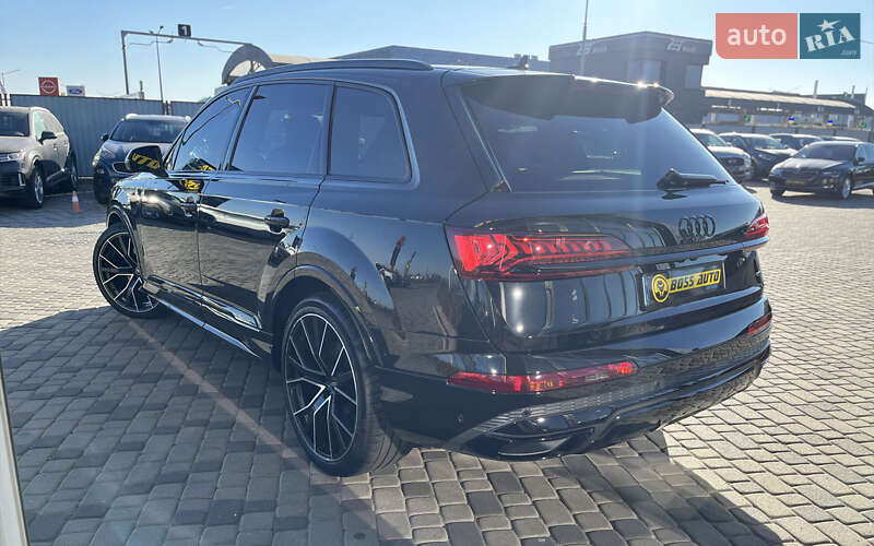 Позашляховик / Кросовер Audi Q7 2023 в Мукачевому