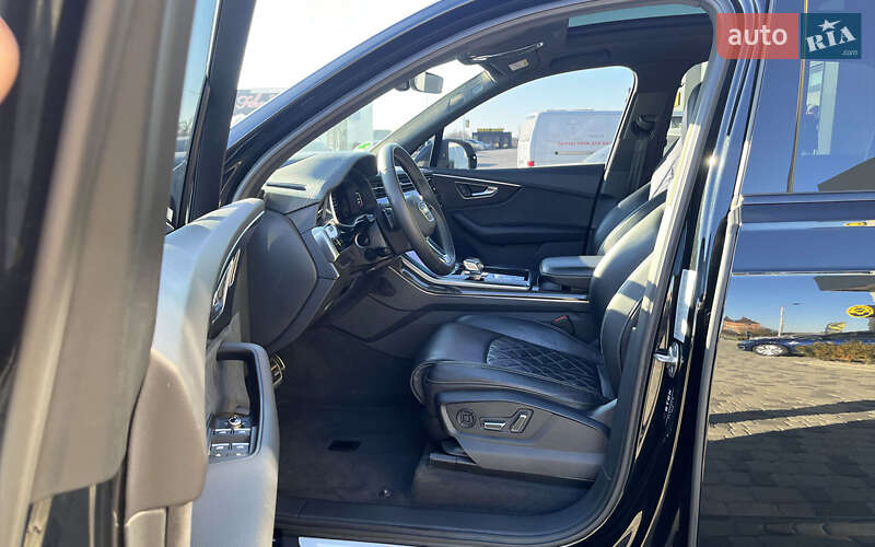 Позашляховик / Кросовер Audi Q7 2023 в Мукачевому