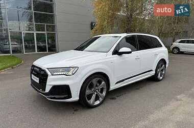 Внедорожник / Кроссовер Audi Q7 2022 в Киеве