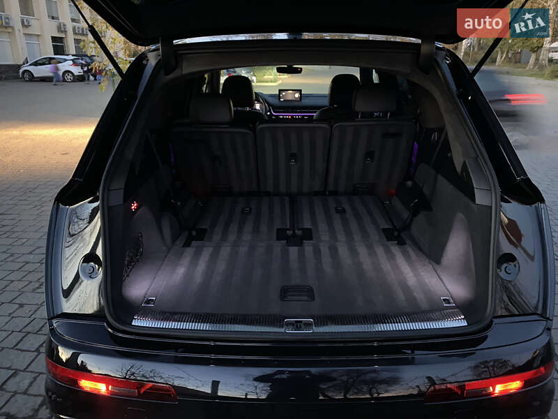 Позашляховик / Кросовер Audi Q7 2017 в Львові