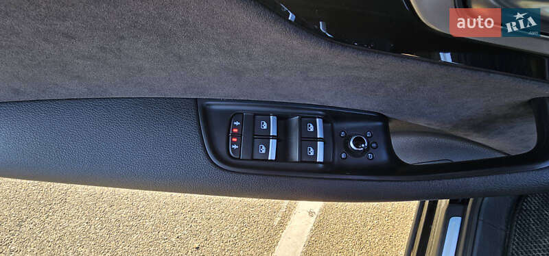 Позашляховик / Кросовер Audi Q7 2016 в Києві фото 24 Позашляховик / Кросовер Audi Q7 2016 в Києві