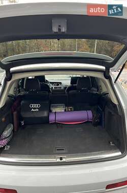 Внедорожник / Кроссовер Audi Q7 2012 в 