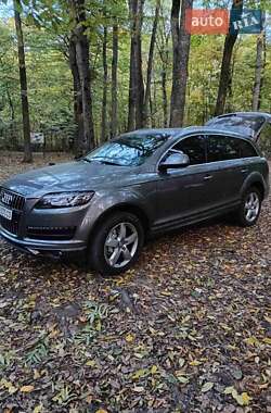 Позашляховик / Кросовер Audi Q7 2011 в 