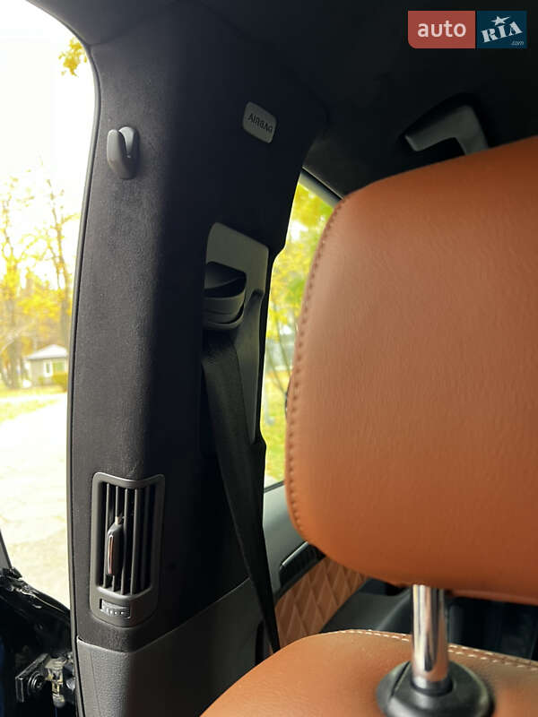 Позашляховик / Кросовер Audi Q7 2013 в Дніпрі