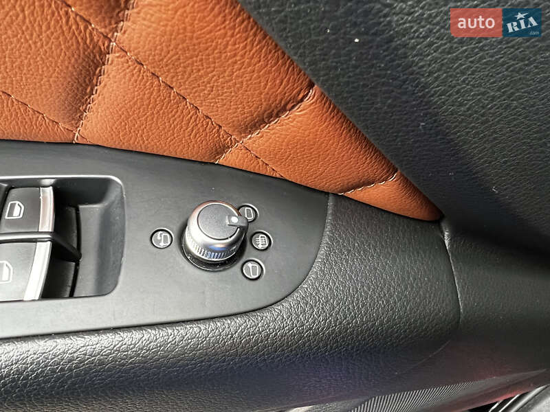 Позашляховик / Кросовер Audi Q7 2013 в Дніпрі