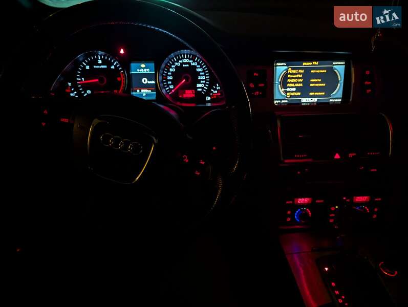 Внедорожник / Кроссовер Audi Q7 2011 в Харькове