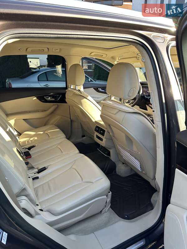 Внедорожник / Кроссовер Audi Q7 2016 в Солотвине