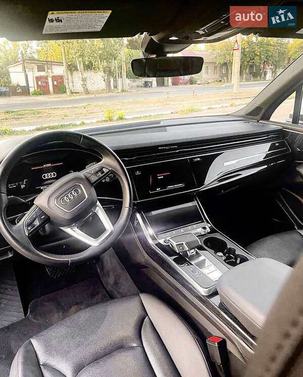 Позашляховик / Кросовер Audi Q7 2021 в Миколаєві