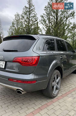 Позашляховик / Кросовер Audi Q7 2015 в 