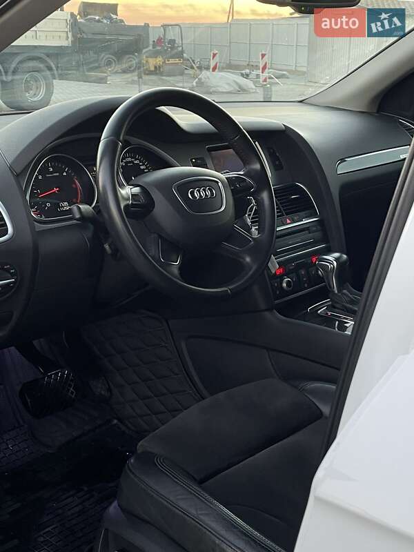 Позашляховик / Кросовер Audi Q7 2013 в Гайсину