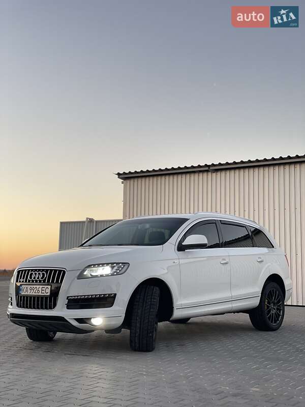 Внедорожник / Кроссовер Audi Q7 2013 в 