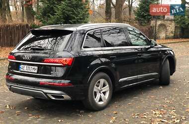 Внедорожник / Кроссовер Audi Q7 2022 в 