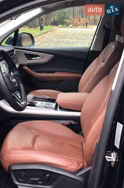 Внедорожник / Кроссовер Audi Q7 2022 в 