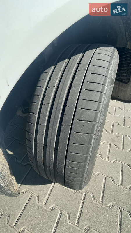 Позашляховик / Кросовер Audi Q7 2012 в Києві