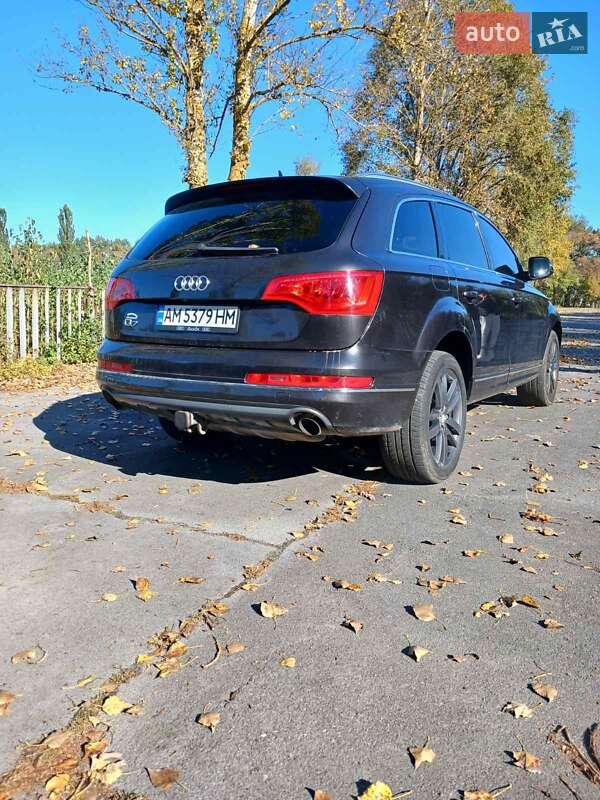 Внедорожник / Кроссовер Audi Q7 2011 в Звягеле