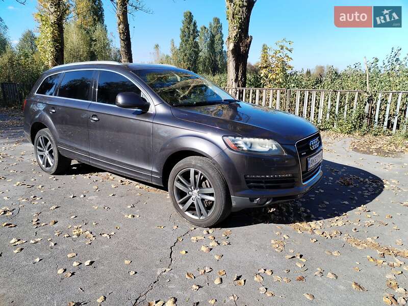 Внедорожник / Кроссовер Audi Q7 2011 в Звягеле