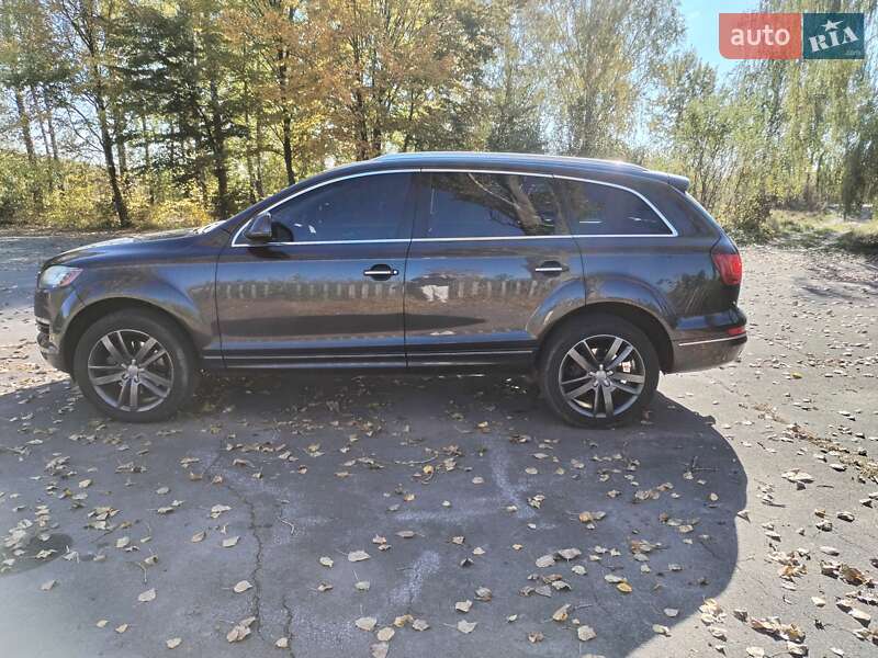 Внедорожник / Кроссовер Audi Q7 2011 в Звягеле