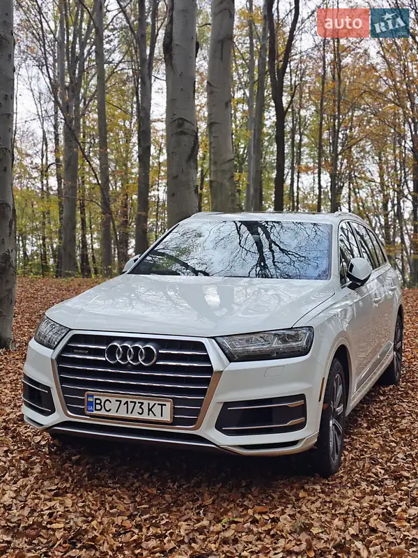 Внедорожник / Кроссовер Audi Q7 2015 в 