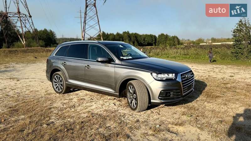 Внедорожник / Кроссовер Audi Q7 2017 в Шостке