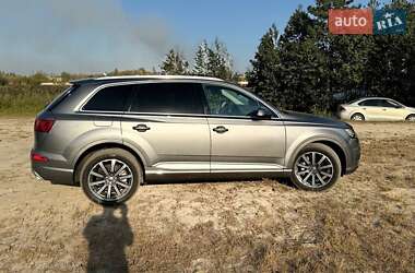 Внедорожник / Кроссовер Audi Q7 2017 в Шостке