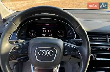 Внедорожник / Кроссовер Audi Q7 2017 в Шостке