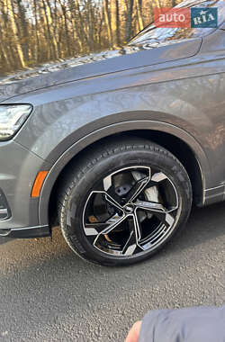 Внедорожник / Кроссовер Audi Q7 2017 в 