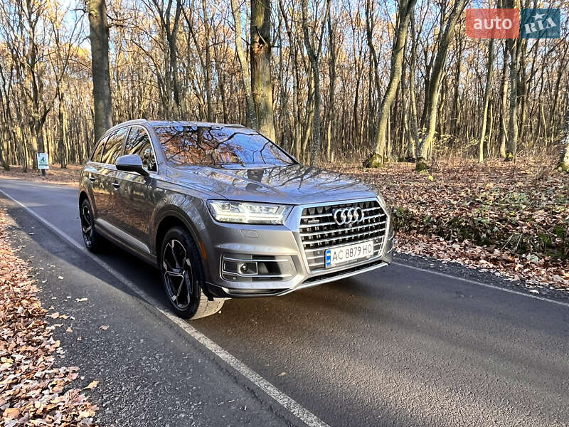 Позашляховик / Кросовер Audi Q7 2017 в Луцьку