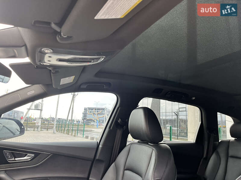 Позашляховик / Кросовер Audi Q7 2017 в Луцьку