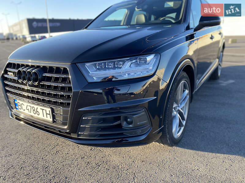 Позашляховик / Кросовер Audi Q7 2017 в Львові