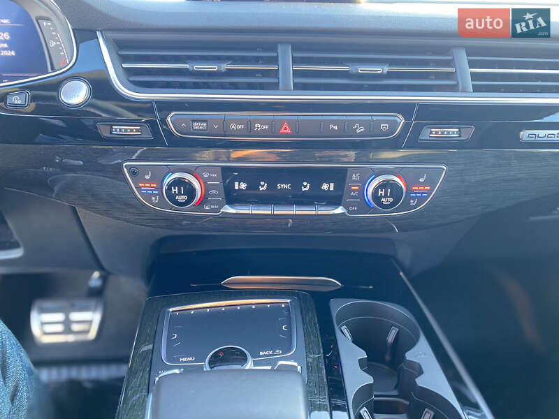 Позашляховик / Кросовер Audi Q7 2017 в Львові