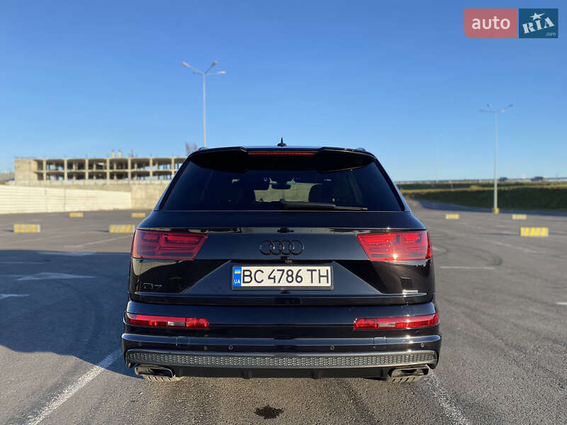 Позашляховик / Кросовер Audi Q7 2017 в Львові