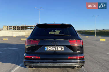 Внедорожник / Кроссовер Audi Q7 2017 в 