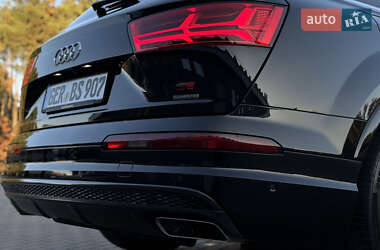 Внедорожник / Кроссовер Audi Q7 2016 в 