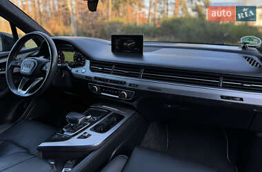 Внедорожник / Кроссовер Audi Q7 2016 в 