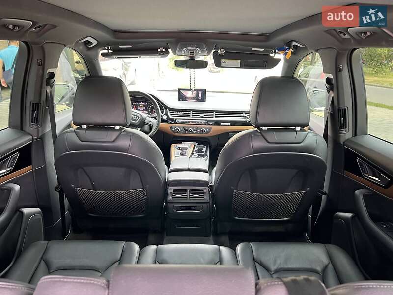 Позашляховик / Кросовер Audi Q7 2016 в Києві