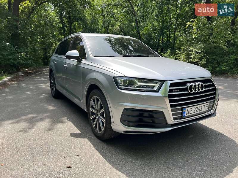 Позашляховик / Кросовер Audi Q7 2016 в Києві
