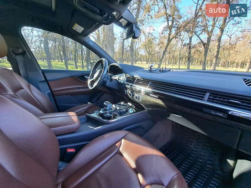 Позашляховик / Кросовер Audi Q7 2018 в Миколаєві